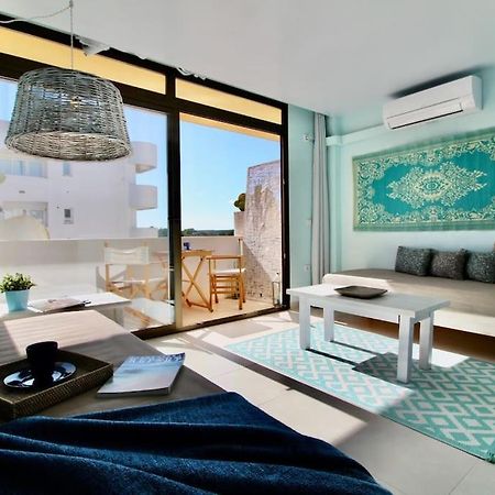 Agradable Apartamento Con Terraza En Formentera Es Pujols Bagian luar foto