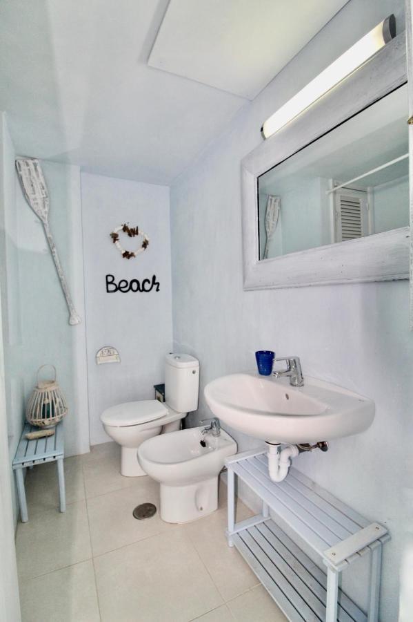Agradable Apartamento Con Terraza En Formentera Es Pujols Bagian luar foto